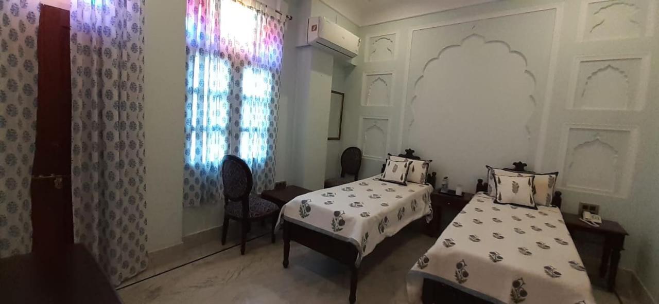 فندق Raj Rajeshwari Haveli جايبور الغرفة الصورة